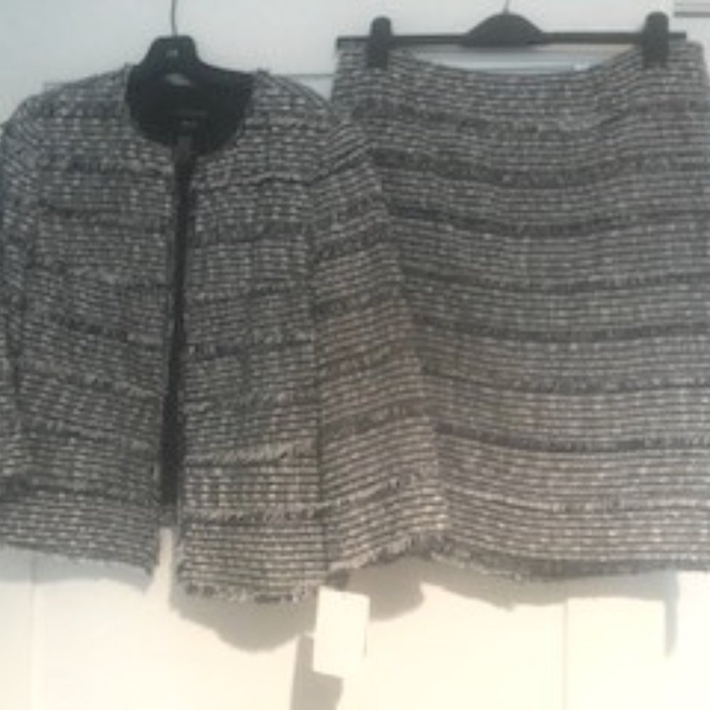 DONCASTER TWEED SUITE